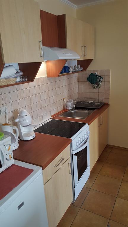 Okker Apartman Gyula Eksteriør billede